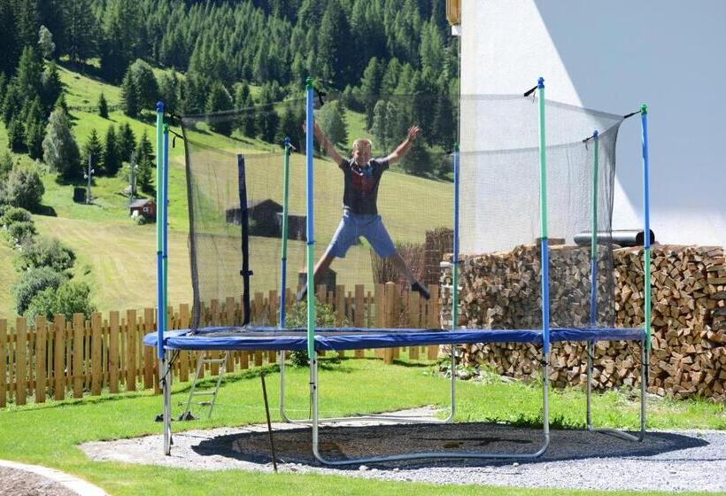 בית מלון כפרי Alp Larain B&b