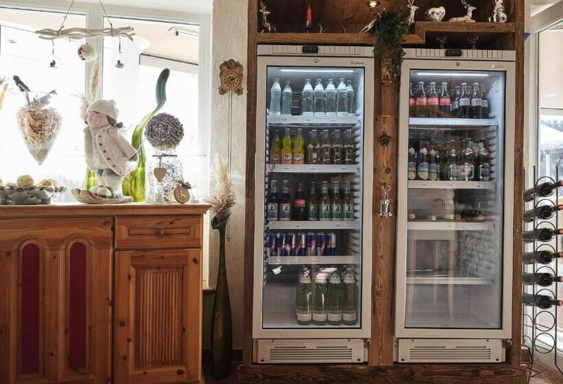 ホテル Garni Pinzgau, Bernd Hüttl