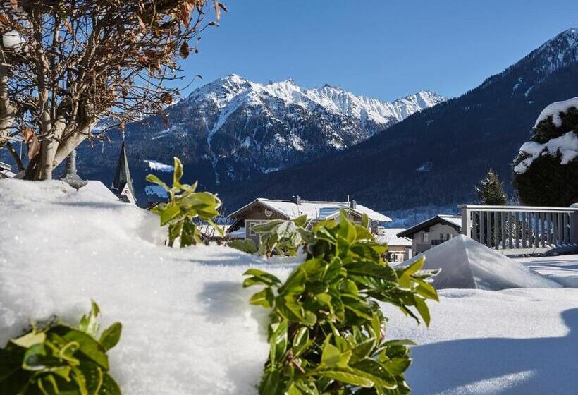 ホテル Garni Pinzgau, Bernd Hüttl