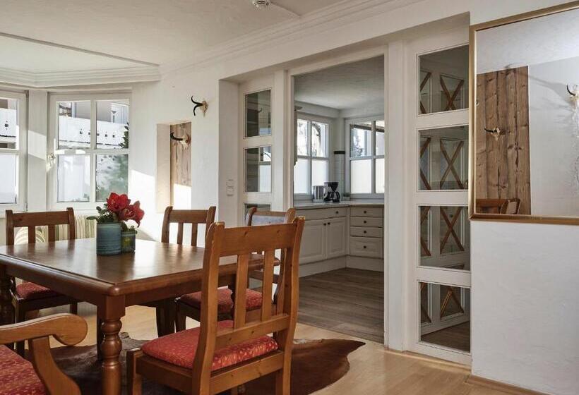 ホテル Garni Pinzgau, Bernd Hüttl