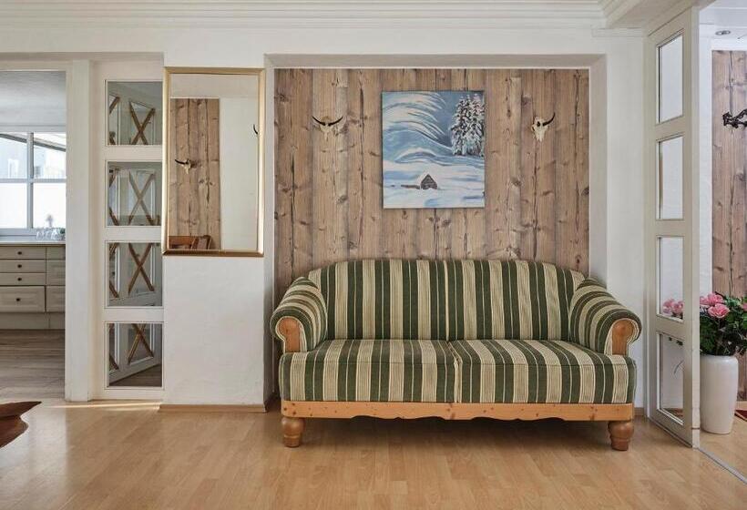 ホテル Garni Pinzgau, Bernd Hüttl