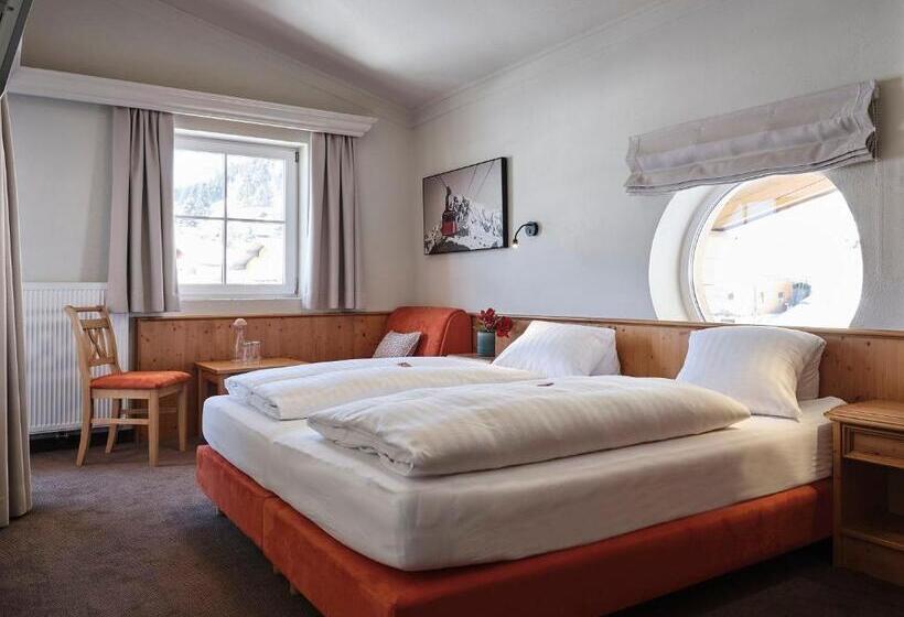 ホテル Garni Pinzgau, Bernd Hüttl