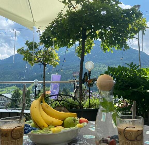 ホテル Garni Pinzgau, Bernd Hüttl