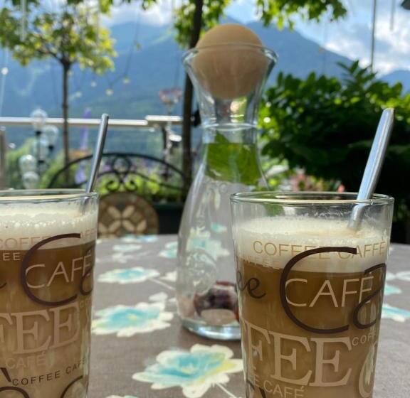 ホテル Garni Pinzgau, Bernd Hüttl