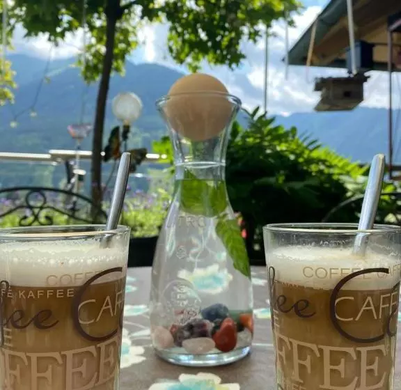 ホテル Garni Pinzgau, Bernd Hüttl
