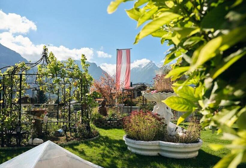 ホテル Garni Pinzgau, Bernd Hüttl