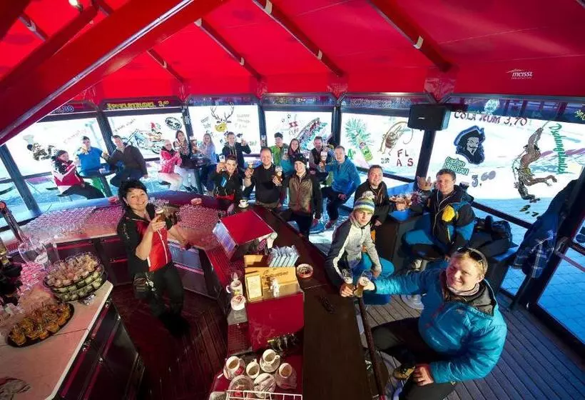 ホテル Grizzly Sport & Motorrad Resort