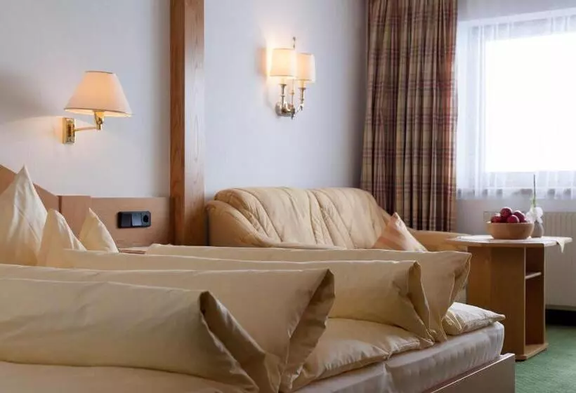 هتل Jagdhof Bed & Breakfast