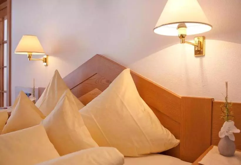 هتل Jagdhof Bed & Breakfast