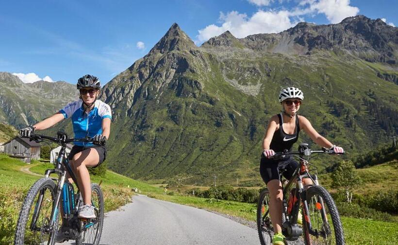 Отель Salnerhof Superior Lifestyle Resort