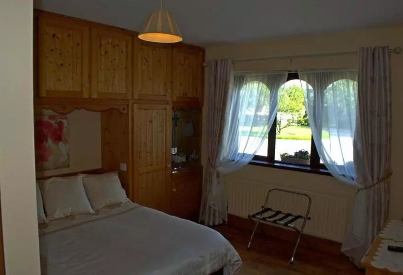 Old Orchard Lodge B&b