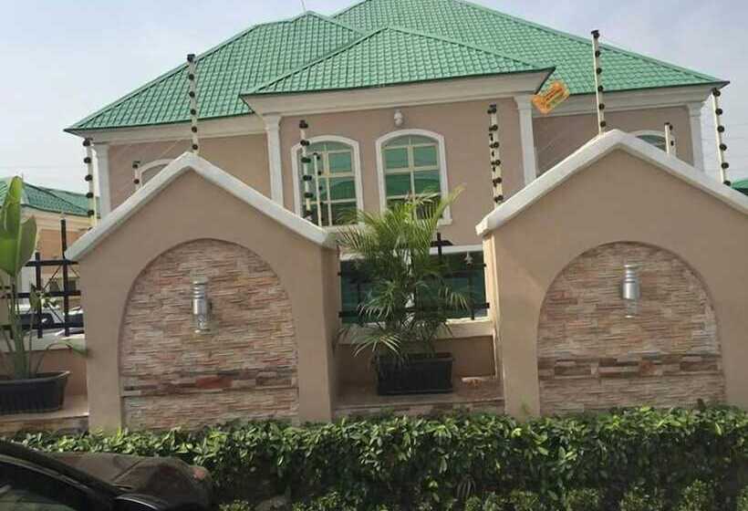 B S Hive Hotel & Suites