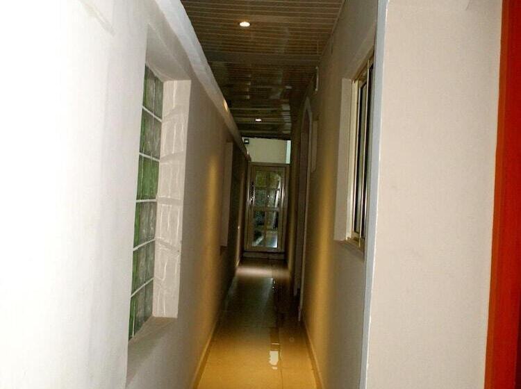 B S Hive Hotel & Suites