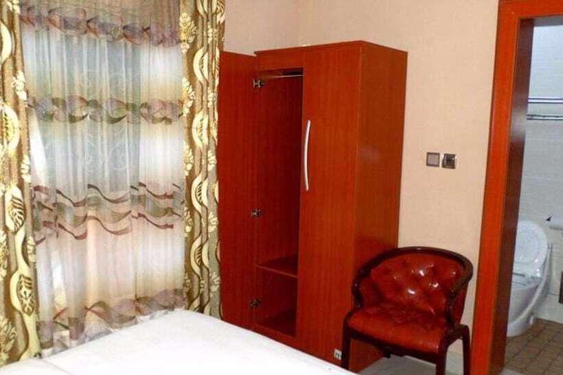 B S Hive Hotel & Suites