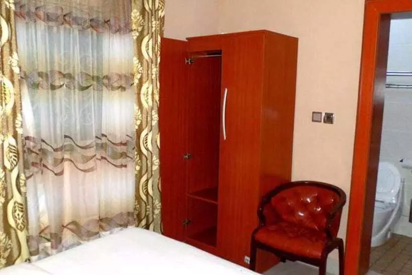 B S Hive Hotel & Suites
