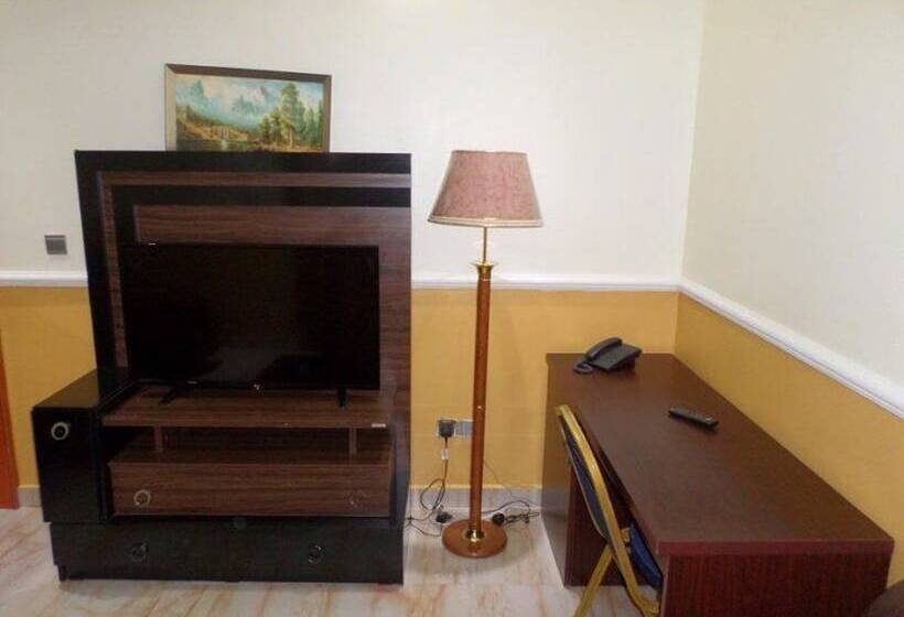 B S Hive Hotel & Suites