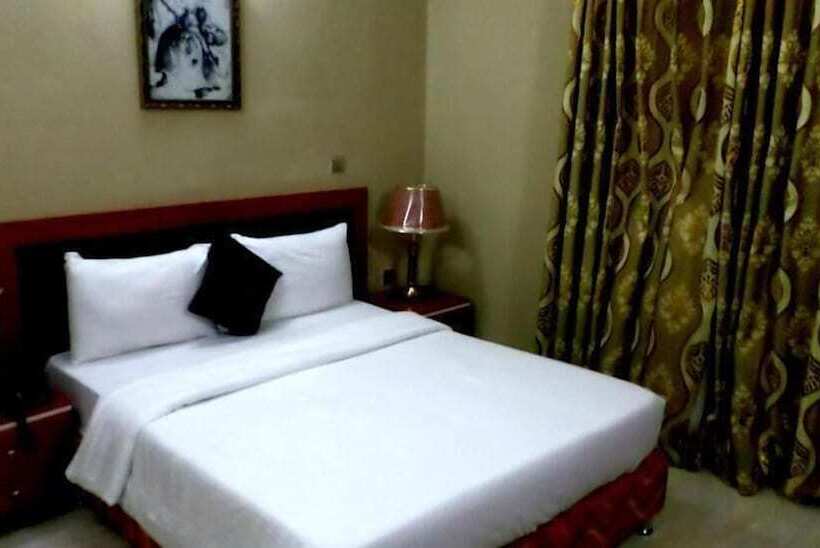 B S Hive Hotel & Suites