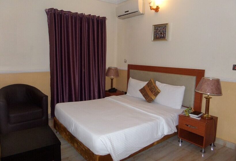 B S Hive Hotel & Suites