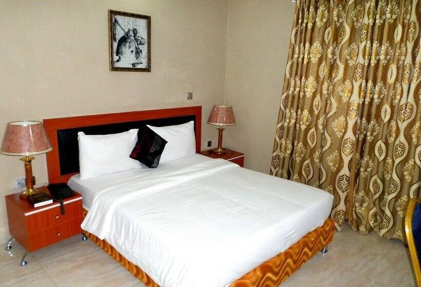 B S Hive Hotel & Suites