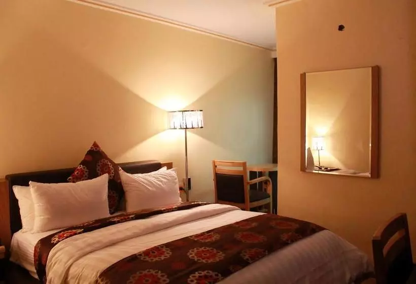 هتل Caravel Suites