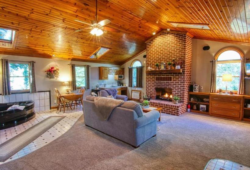 فندق Donna's Premier Lodging