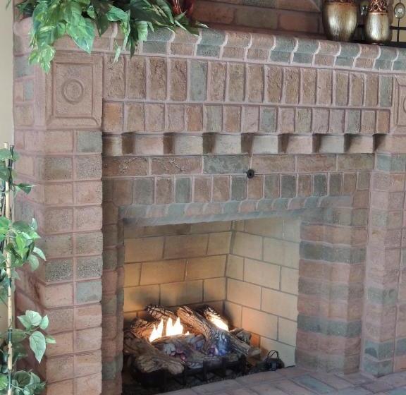 فندق Donna's Premier Lodging