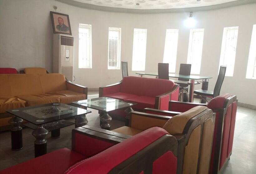 Flamingo Hotel & Suites