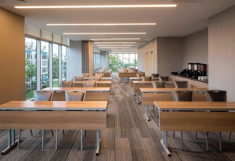 فندق Residence Inn Miami Sunny Isles Beach