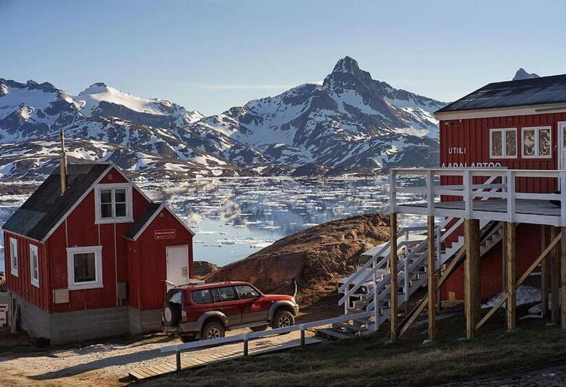 هتل The Red House