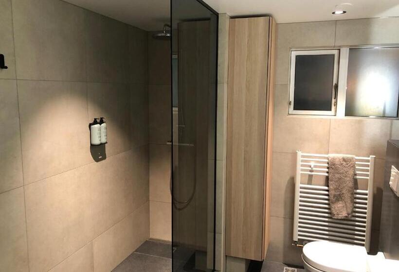 צימר A. Bernhard Guest House