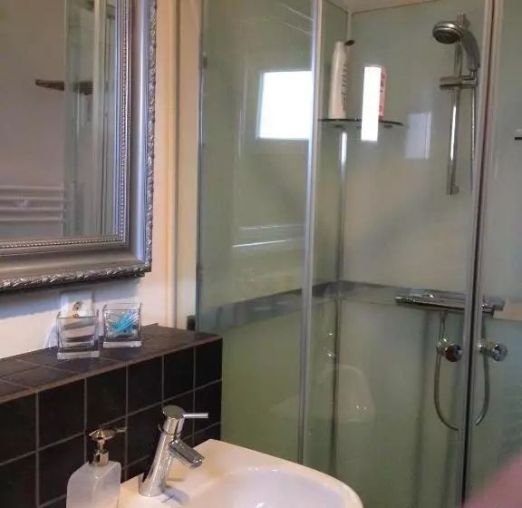 تختخواب و صبحانه A. Bernhard Guest House