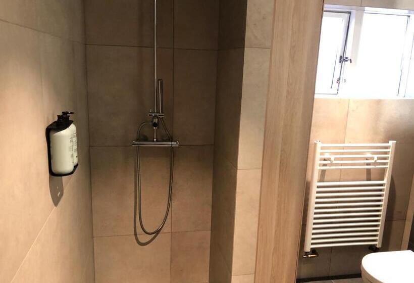 צימר A. Bernhard Guest House