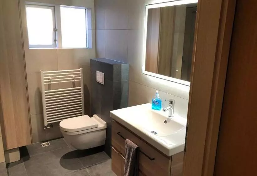 تختخواب و صبحانه A. Bernhard Guest House