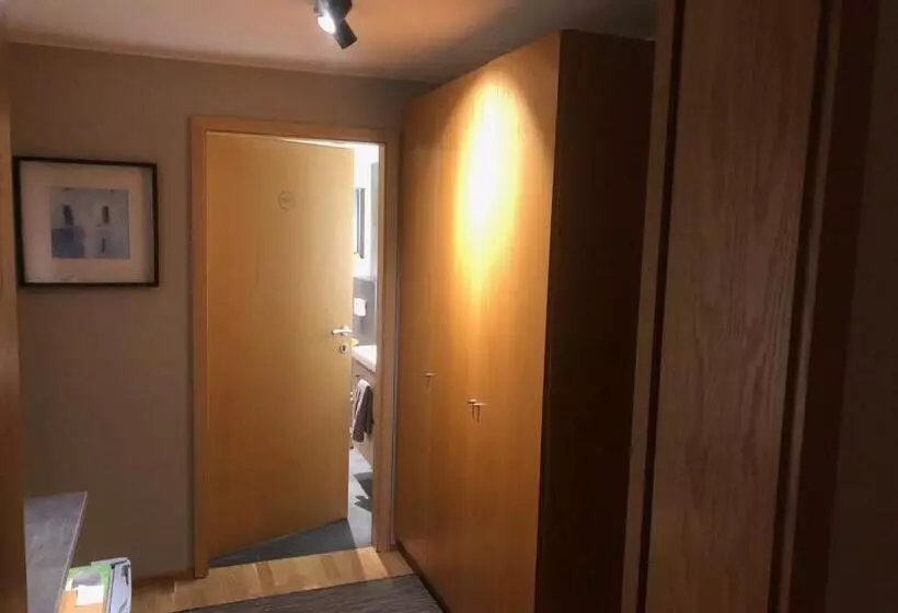 تختخواب و صبحانه A. Bernhard Guest House