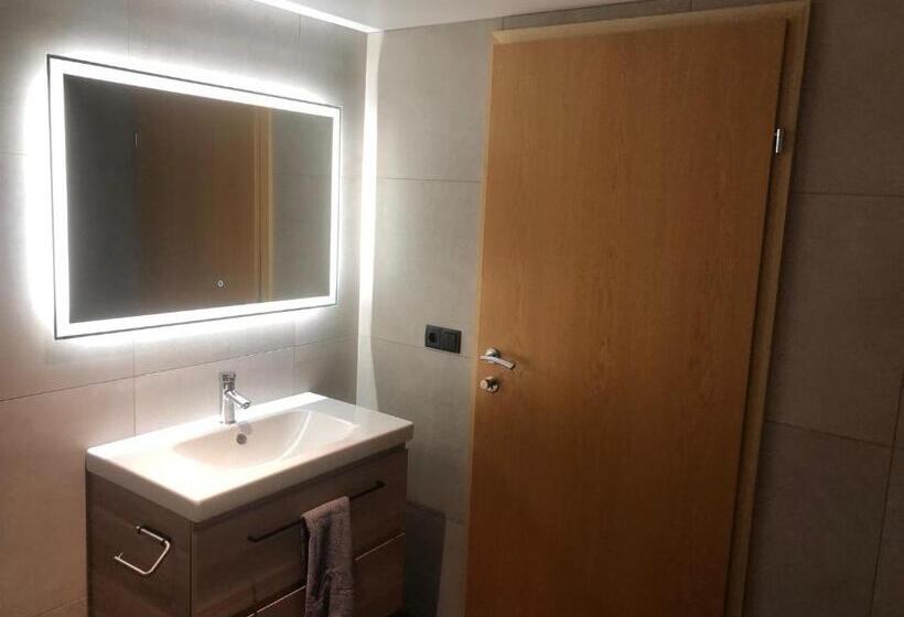 צימר A. Bernhard Guest House