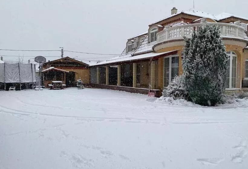 Aamiaismajoitus (B&B) Ambrózia Guesthouse