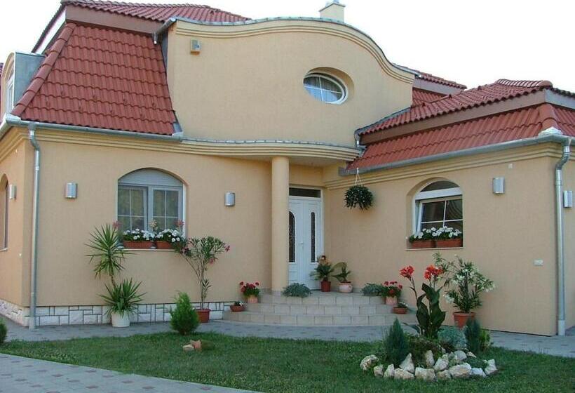 Aamiaismajoitus (B&B) Ambrózia Guesthouse