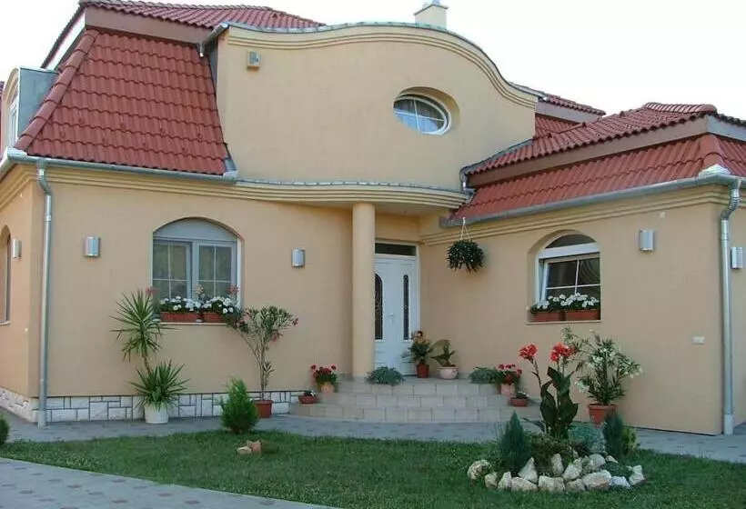 Aamiaismajoitus (B&B) Ambrózia Guesthouse