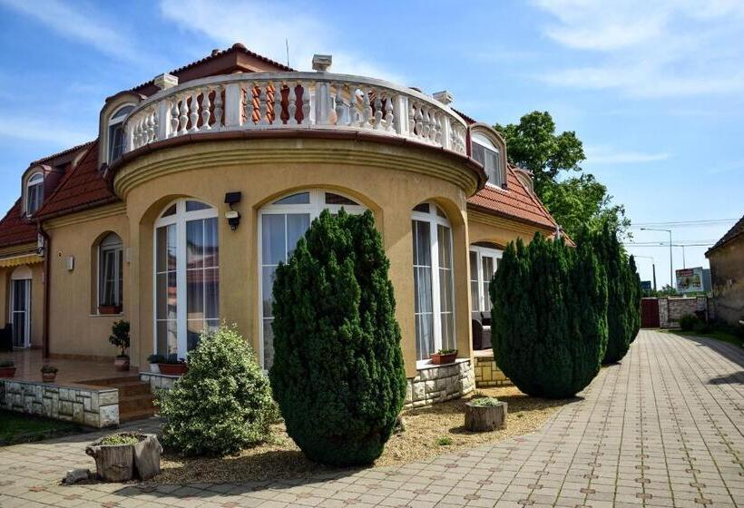 Aamiaismajoitus (B&B) Ambrózia Guesthouse