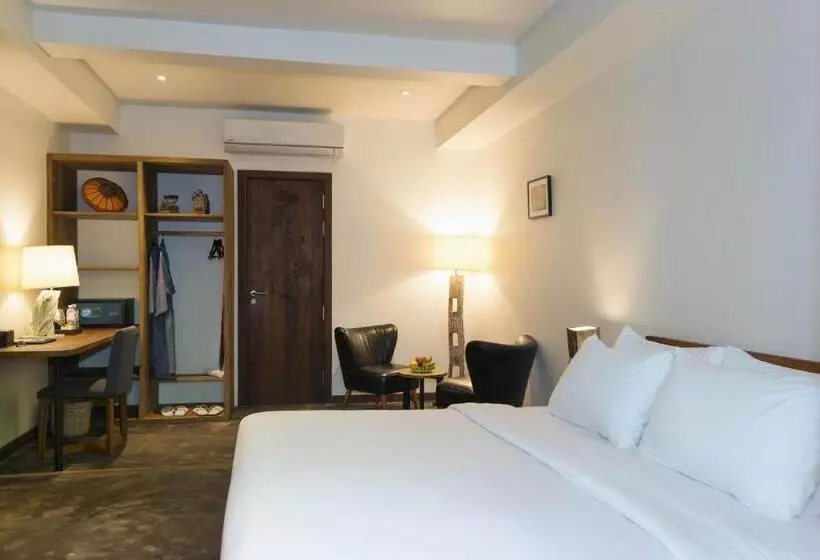 تختخواب و صبحانه Enkosa 4 Bedroom Wooden Luxury House