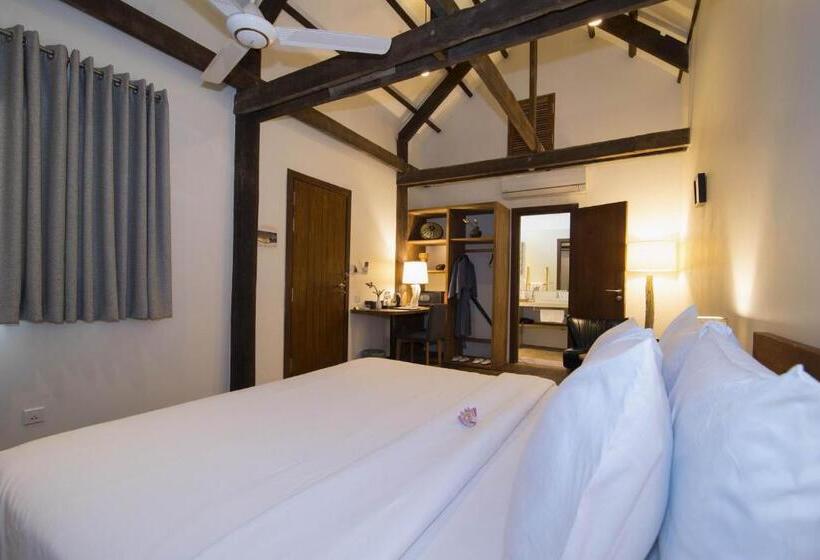 مبيت وإفطار Enkosa 4 Bedroom Wooden Luxury House