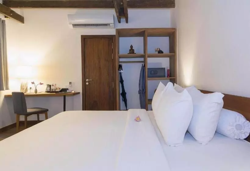 تختخواب و صبحانه Enkosa 4 Bedroom Wooden Luxury House
