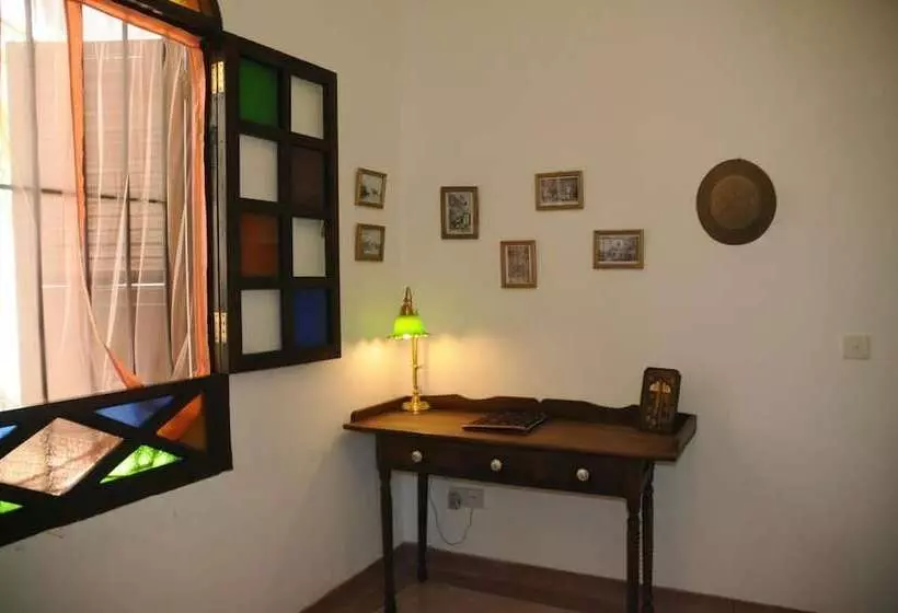 تختخواب و صبحانه Swahili House