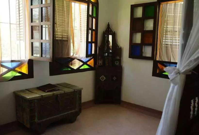 تختخواب و صبحانه Swahili House
