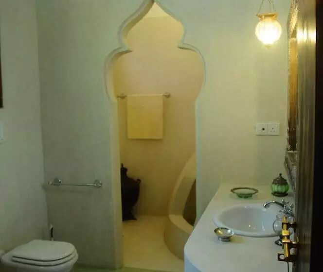 تختخواب و صبحانه Swahili House