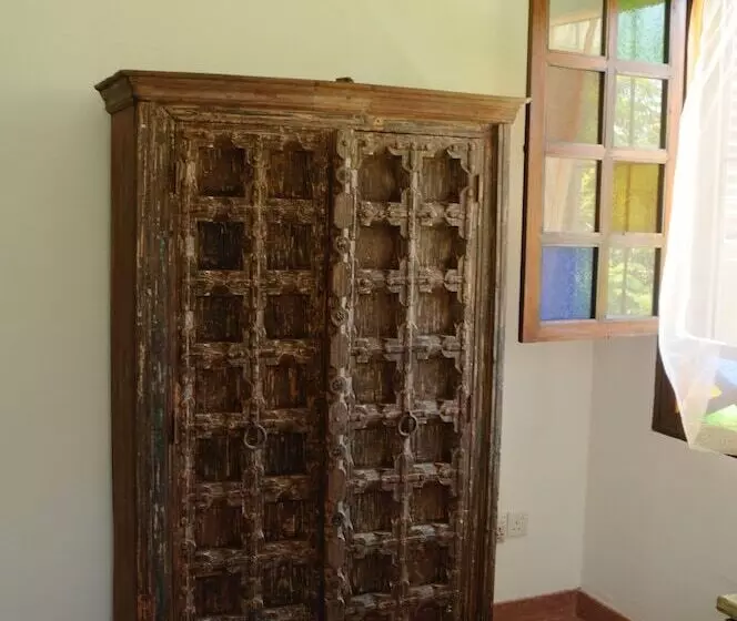 تختخواب و صبحانه Swahili House