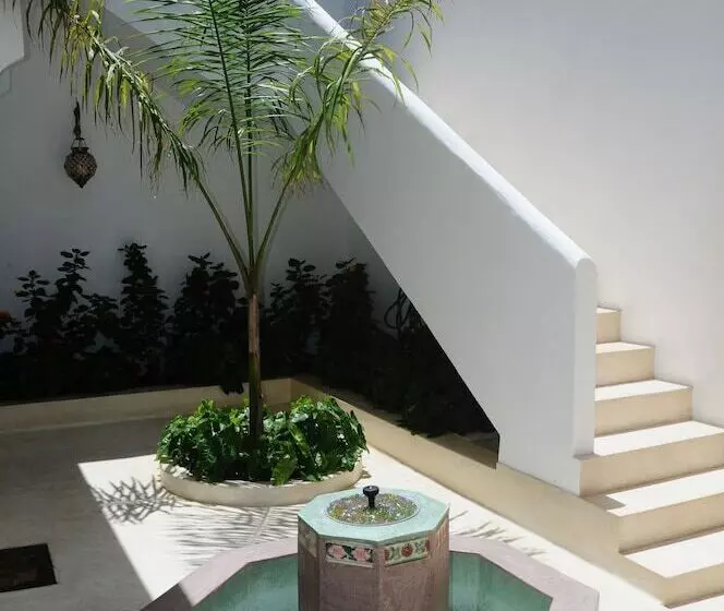 تختخواب و صبحانه Swahili House