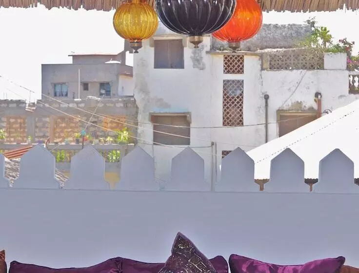 تختخواب و صبحانه Swahili House