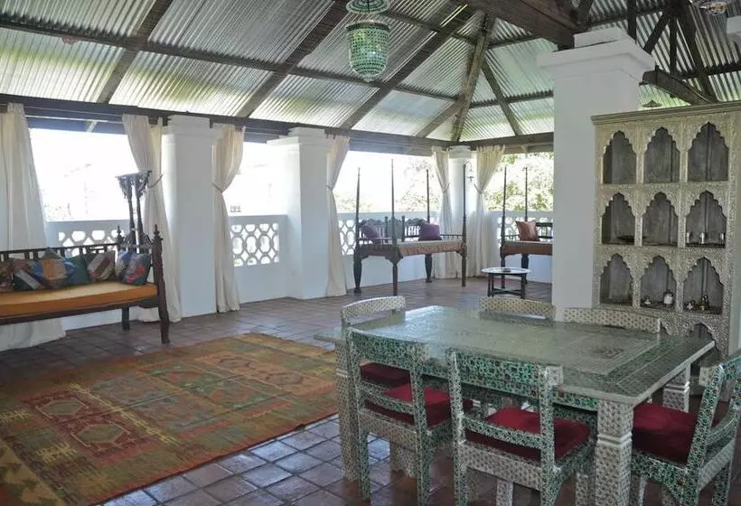 تختخواب و صبحانه Swahili House