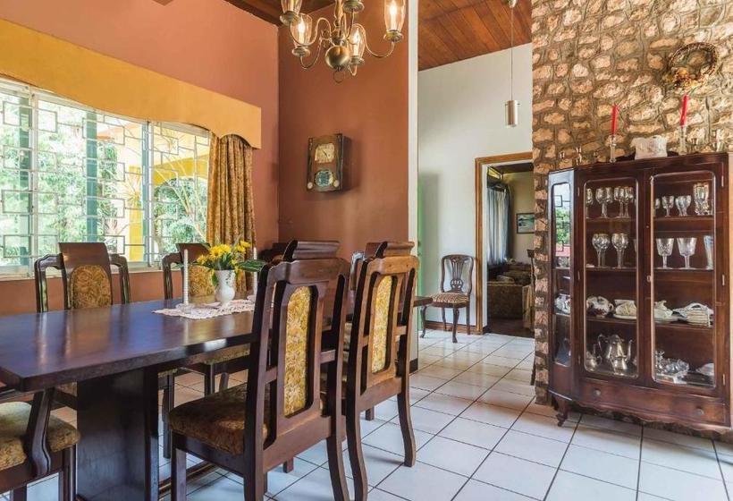 Country Home Villa Bed & Breakfast